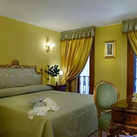 בית הארחה Windows ונציה