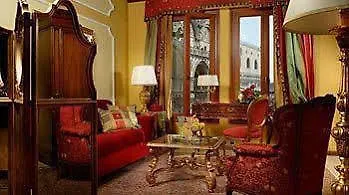 Best Windows Venice